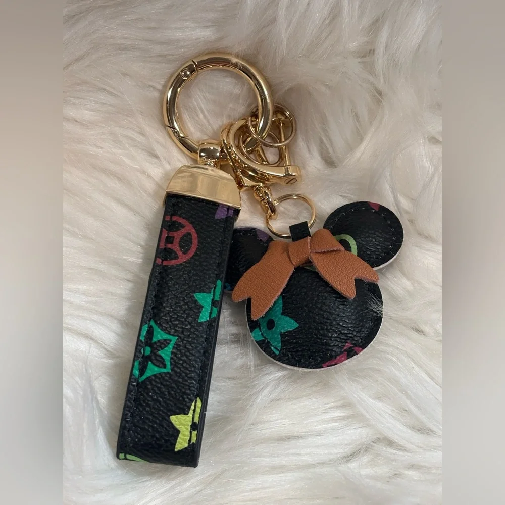 Mouse Faux Leather Keychain with screwdriver